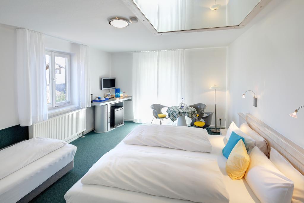Hotel Kleiner Koenig Швангау Экстерьер фото