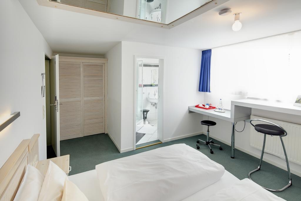 Hotel Kleiner Koenig Швангау Экстерьер фото