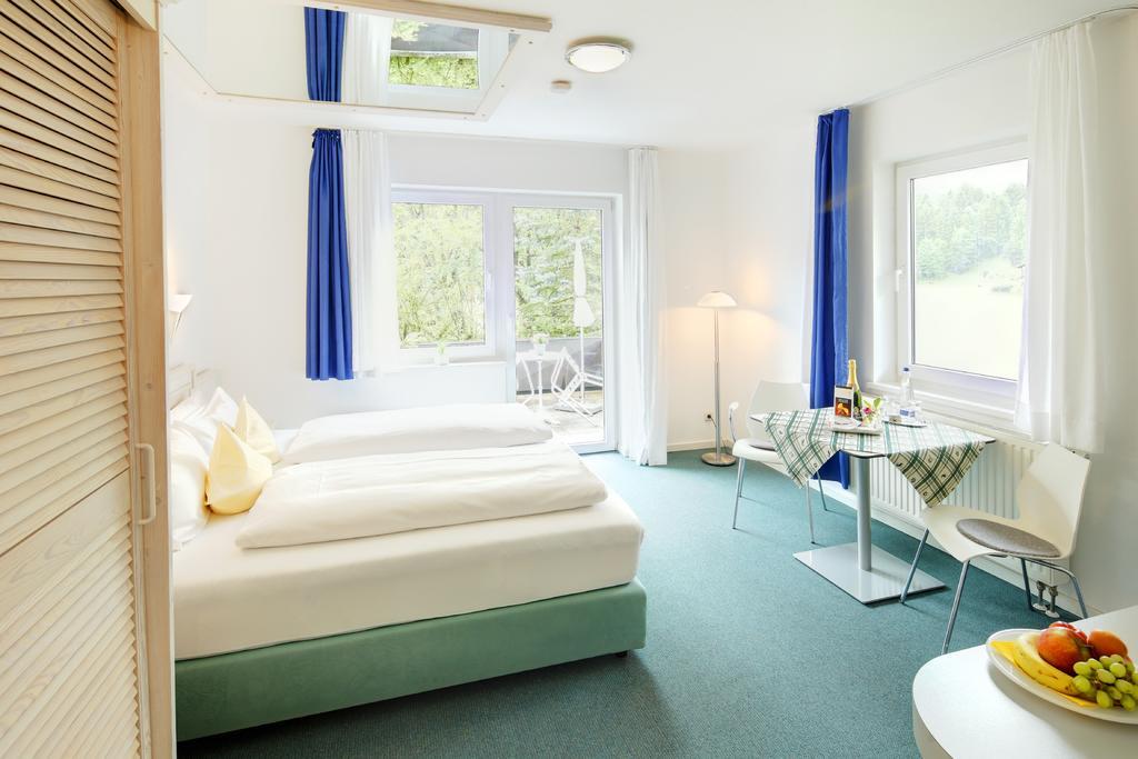 Hotel Kleiner Koenig Швангау Экстерьер фото
