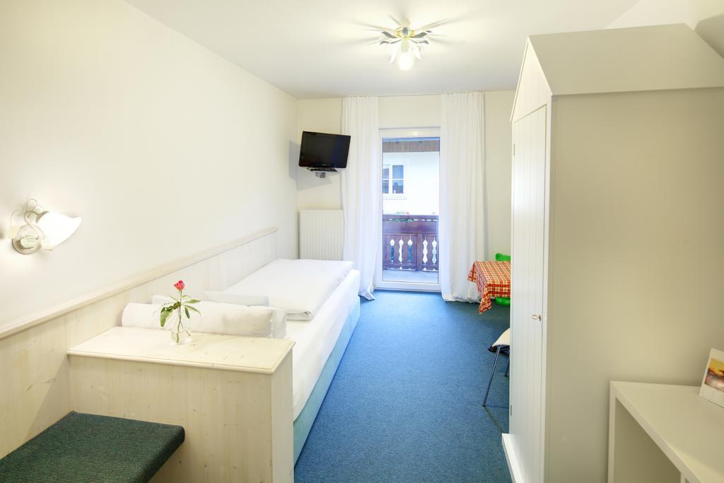 Hotel Kleiner Koenig Швангау Экстерьер фото
